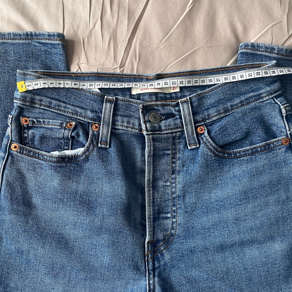 Levi's Classic Blue Jeans - Picture 9 of 16
